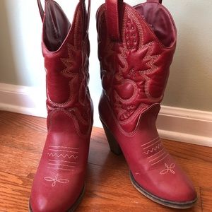 MIA adorable cowgirl boots